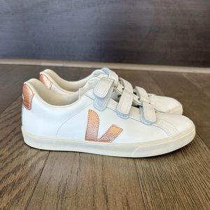 ✨brand new Veja esplar three-lock sneakers, rose gold